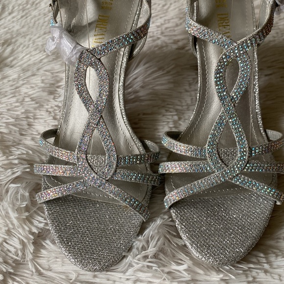 New women’s Sz 8.5 glittered embellished formal festive silver straps sandals - Picture 4 of 11